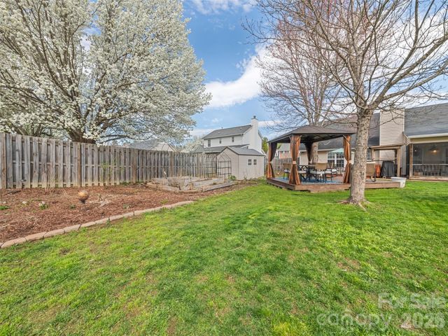 922 Woodhill Drive, Fletcher, NC 28732