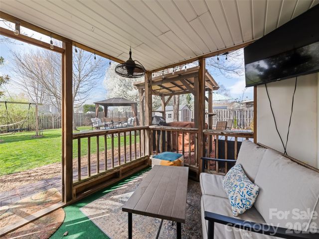 922 Woodhill Drive, Fletcher, NC 28732