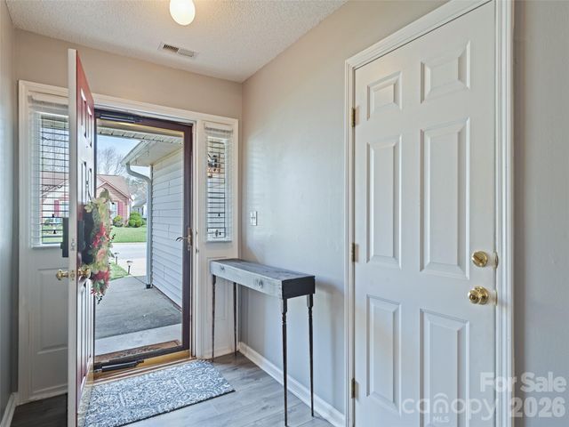 922 Woodhill Drive, Fletcher, NC 28732