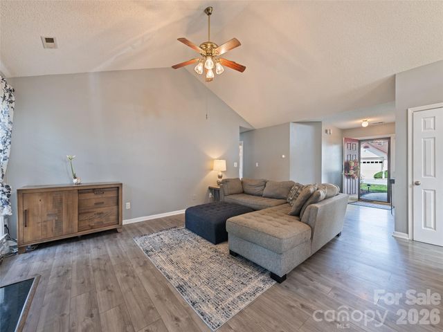 922 Woodhill Drive, Fletcher, NC 28732