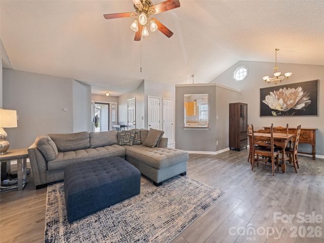 922 Woodhill Drive, Fletcher, NC 28732