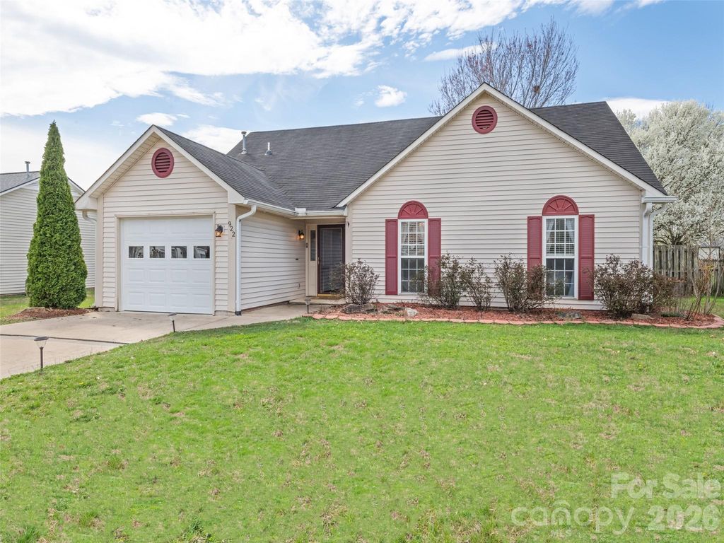 922 Woodhill Drive, Fletcher, NC 28732