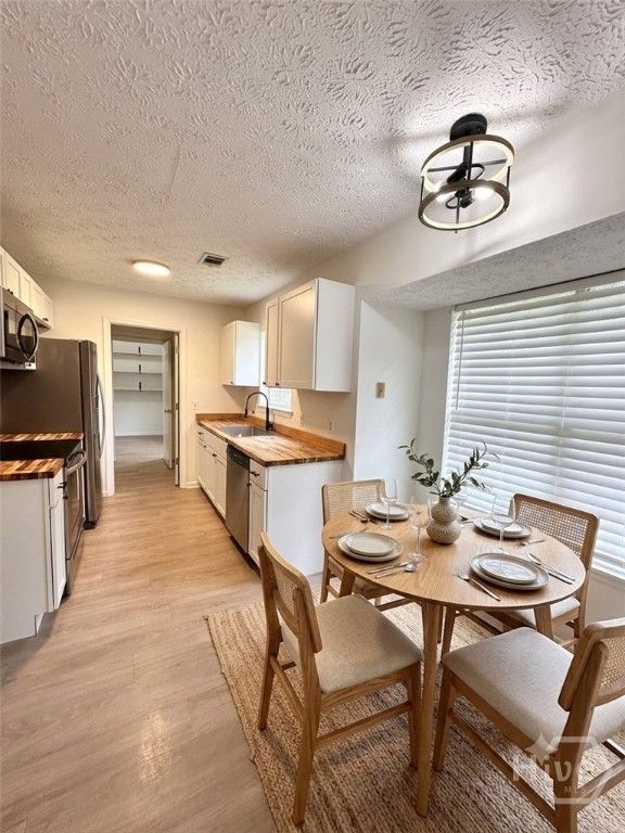 Image 4 of property listing at 174 Sterling Creek Drive, Richmond Hill, GA 31324