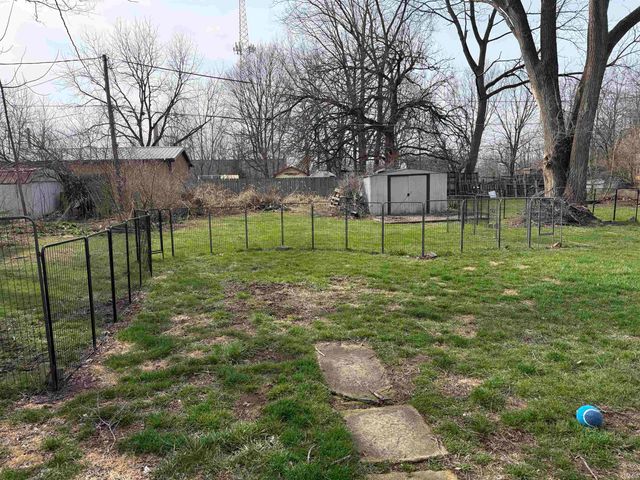 1527 S Ribble Avenue, Muncie, IN 47302