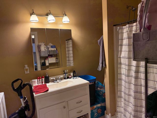 1527 S Ribble Avenue, Muncie, IN 47302