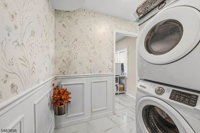 17 Patrick St, Carteret Boro, NJ 07008