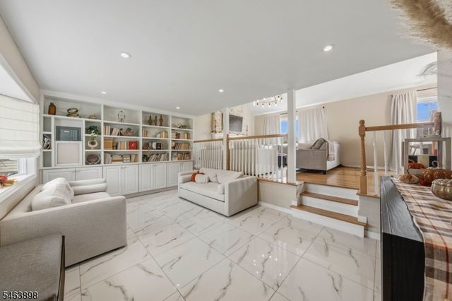 17 Patrick St, Carteret Boro, NJ 07008