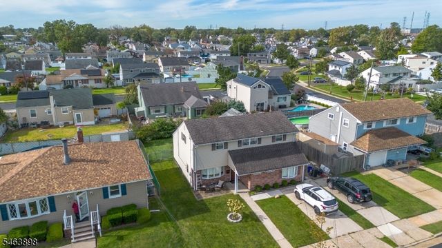 17 Patrick St, Carteret Boro, NJ 07008