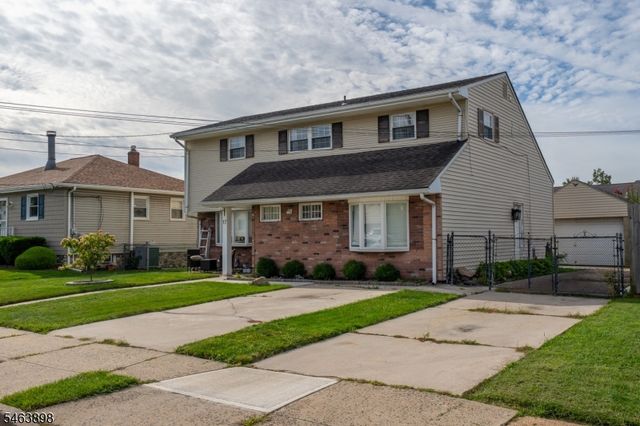 17 Patrick St, Carteret Boro, NJ 07008