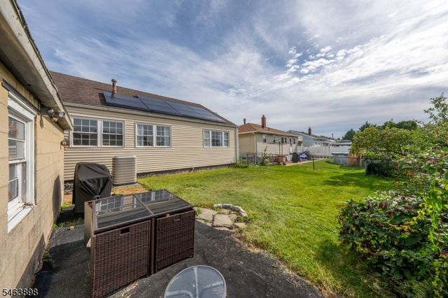 17 Patrick St, Carteret Boro, NJ 07008