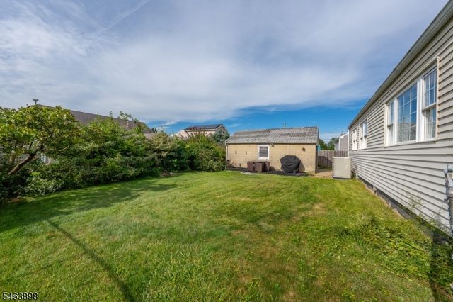 17 Patrick St, Carteret Boro, NJ 07008