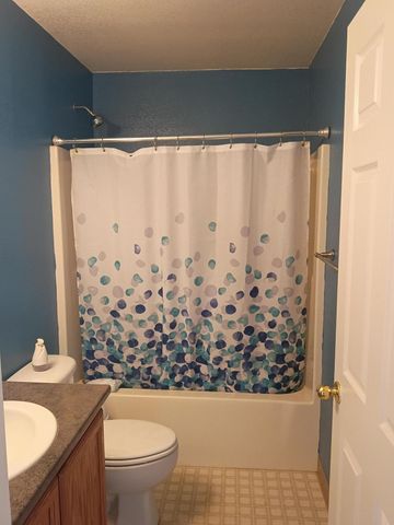 5594 Kellal Lane, Klamath Falls, OR 97603