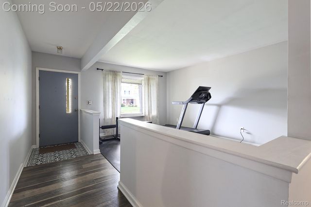 30809 Elmhurst Drive, Madison Heights, MI 48071
