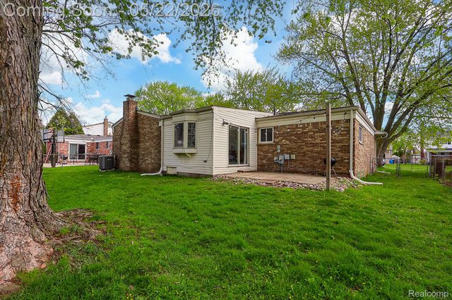 30809 Elmhurst Drive, Madison Heights, MI 48071