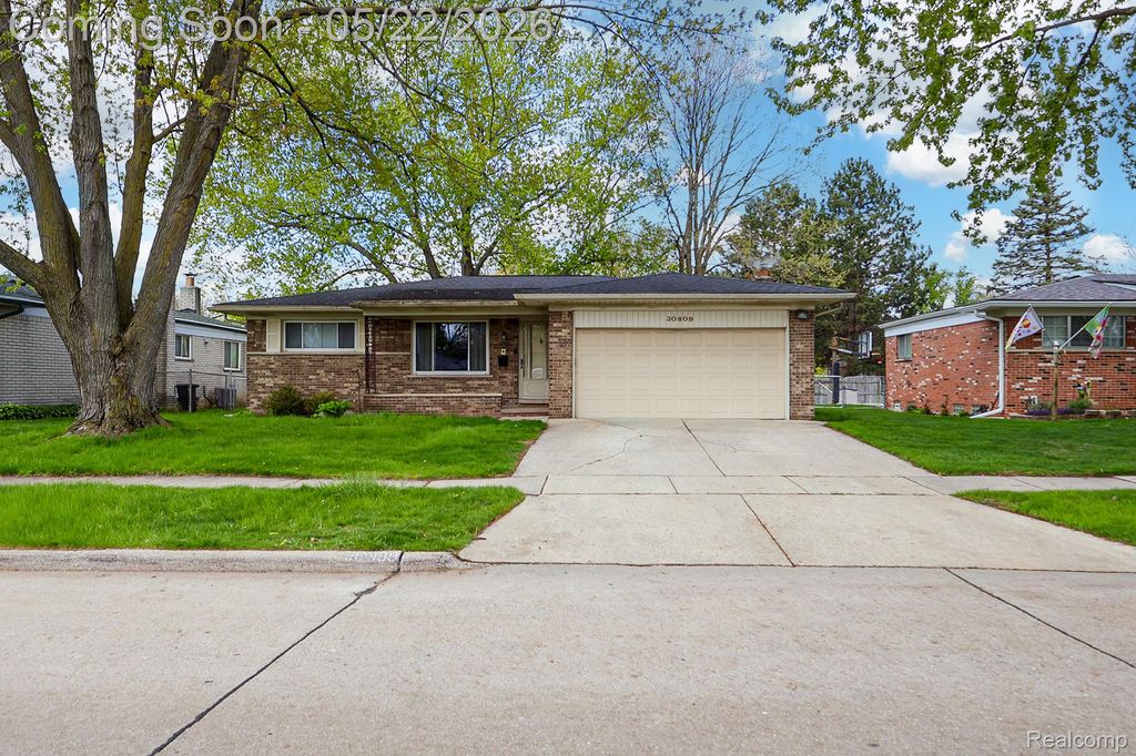 30809 Elmhurst Drive, Madison Heights, MI 48071