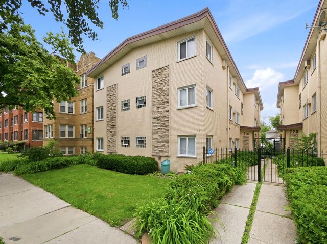 714 N Austin Boulevard 202, Oak Park, IL 60302