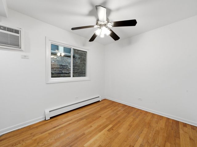 714 N Austin Boulevard 202, Oak Park, IL 60302
