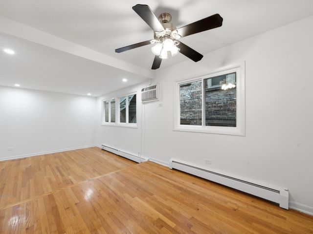 714 N Austin Boulevard 202, Oak Park, IL 60302