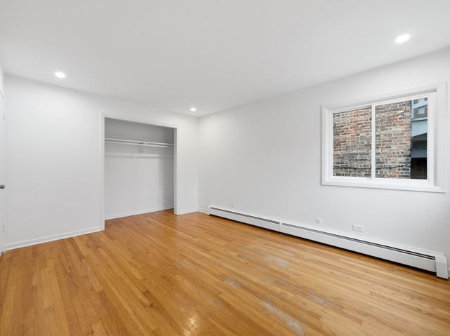714 N Austin Boulevard 202, Oak Park, IL 60302