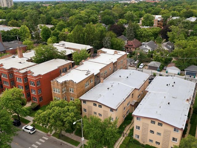 714 N Austin Boulevard 202, Oak Park, IL 60302