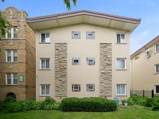 714 N Austin Boulevard 202, Oak Park, IL 60302