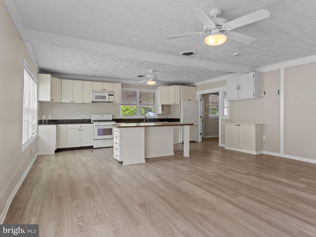 1413 CENTRAL AVE E, Edgewater, MD 21037