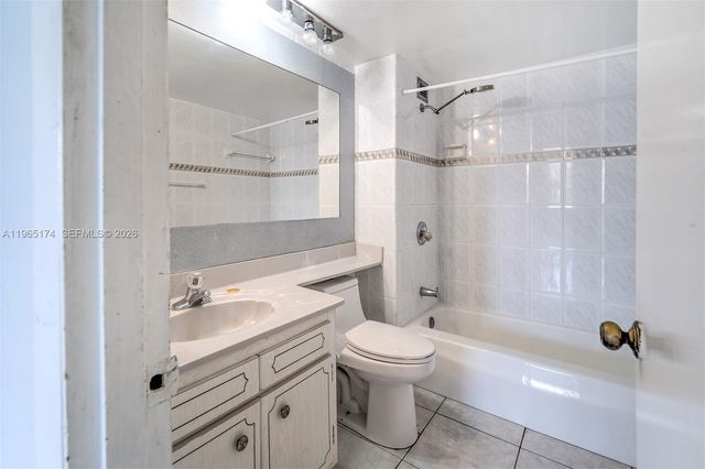 6450 Collins Ave 202, Miami Beach, FL 33141