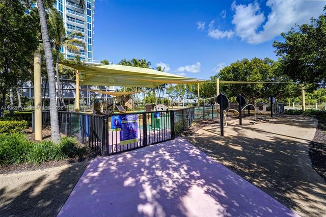 6450 Collins Ave 202, Miami Beach, FL 33141