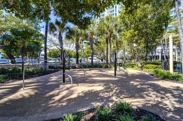 6450 Collins Ave 202, Miami Beach, FL 33141