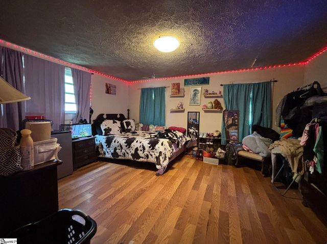 3696 N 14 Highway, Greer, SC 29651