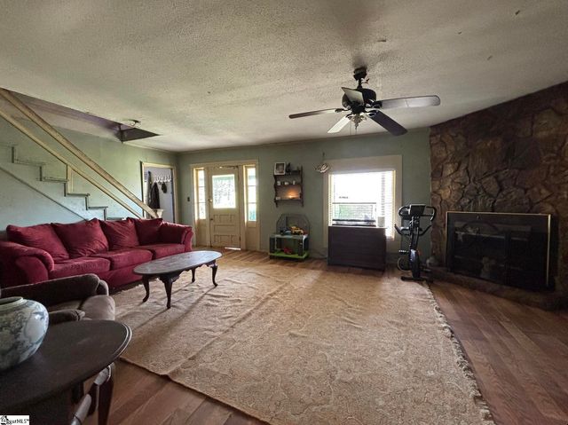 3696 N 14 Highway, Greer, SC 29651