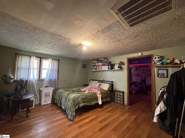 3696 N 14 Highway, Greer, SC 29651