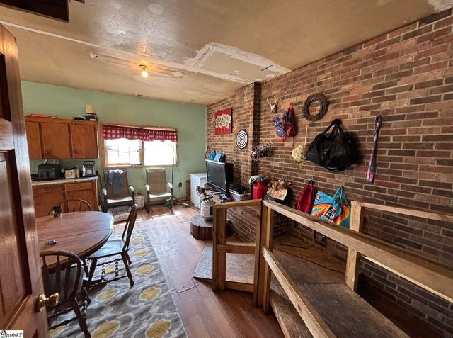 3696 N 14 Highway, Greer, SC 29651