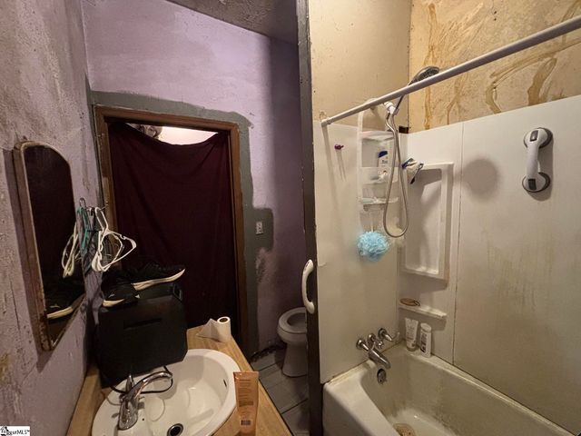 3696 N 14 Highway, Greer, SC 29651