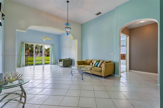 16637 SW 81st Ter, Miami, FL 33193