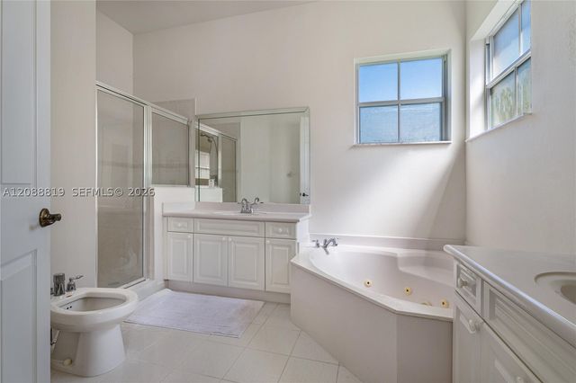 16637 SW 81st Ter, Miami, FL 33193