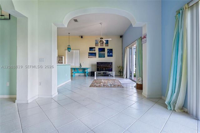 16637 SW 81st Ter, Miami, FL 33193
