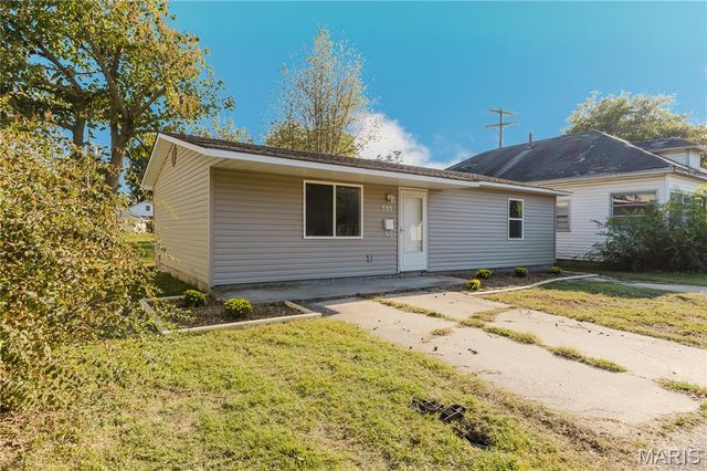 305 E Kathleen Street, Sikeston, MO 63801