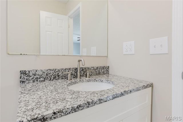 305 E Kathleen Street, Sikeston, MO 63801