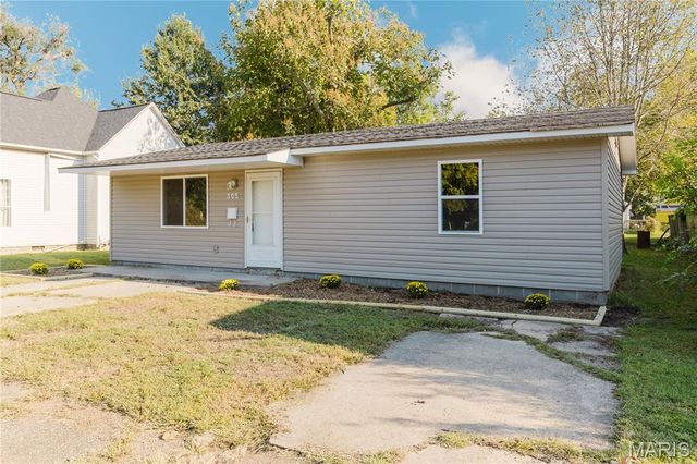 305 E Kathleen Street, Sikeston, MO 63801