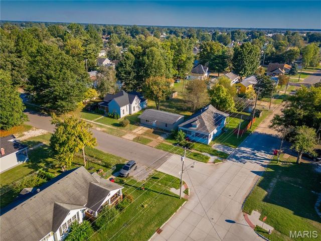 305 E Kathleen Street, Sikeston, MO 63801