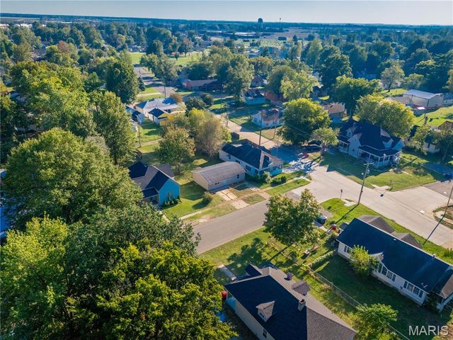 305 E Kathleen Street, Sikeston, MO 63801