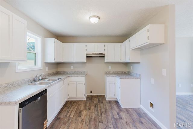 305 E Kathleen Street, Sikeston, MO 63801