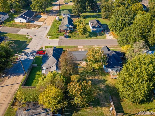 305 E Kathleen Street, Sikeston, MO 63801