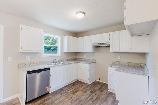 305 E Kathleen Street, Sikeston, MO 63801