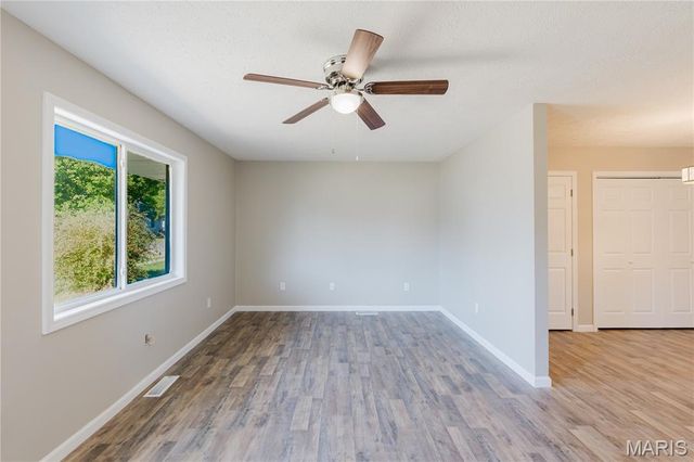 305 E Kathleen Street, Sikeston, MO 63801