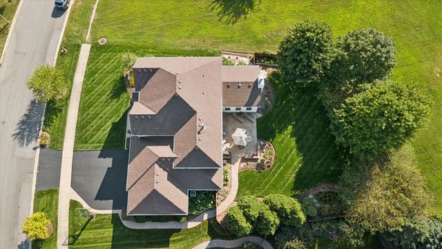 911 Hayden Drive, Yorkville, IL 60560