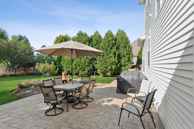 911 Hayden Drive, Yorkville, IL 60560
