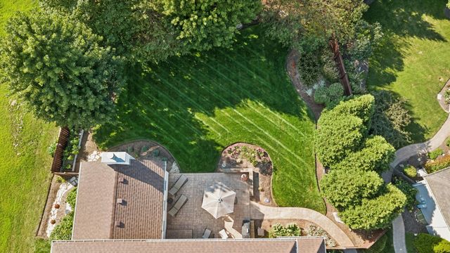 911 Hayden Drive, Yorkville, IL 60560