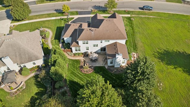 911 Hayden Drive, Yorkville, IL 60560